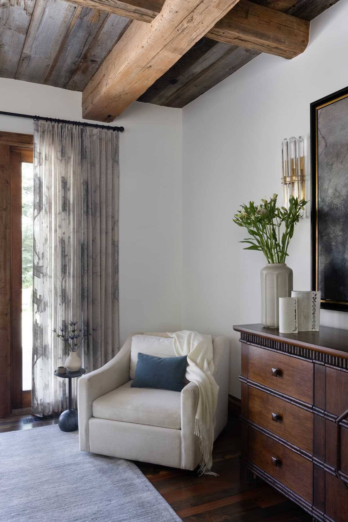 Beautiful Stonework and rustic details make the Light and Bright Interior Design Project by Nida Risto Interiors in Jackson Wyoming spectacular interior design. 