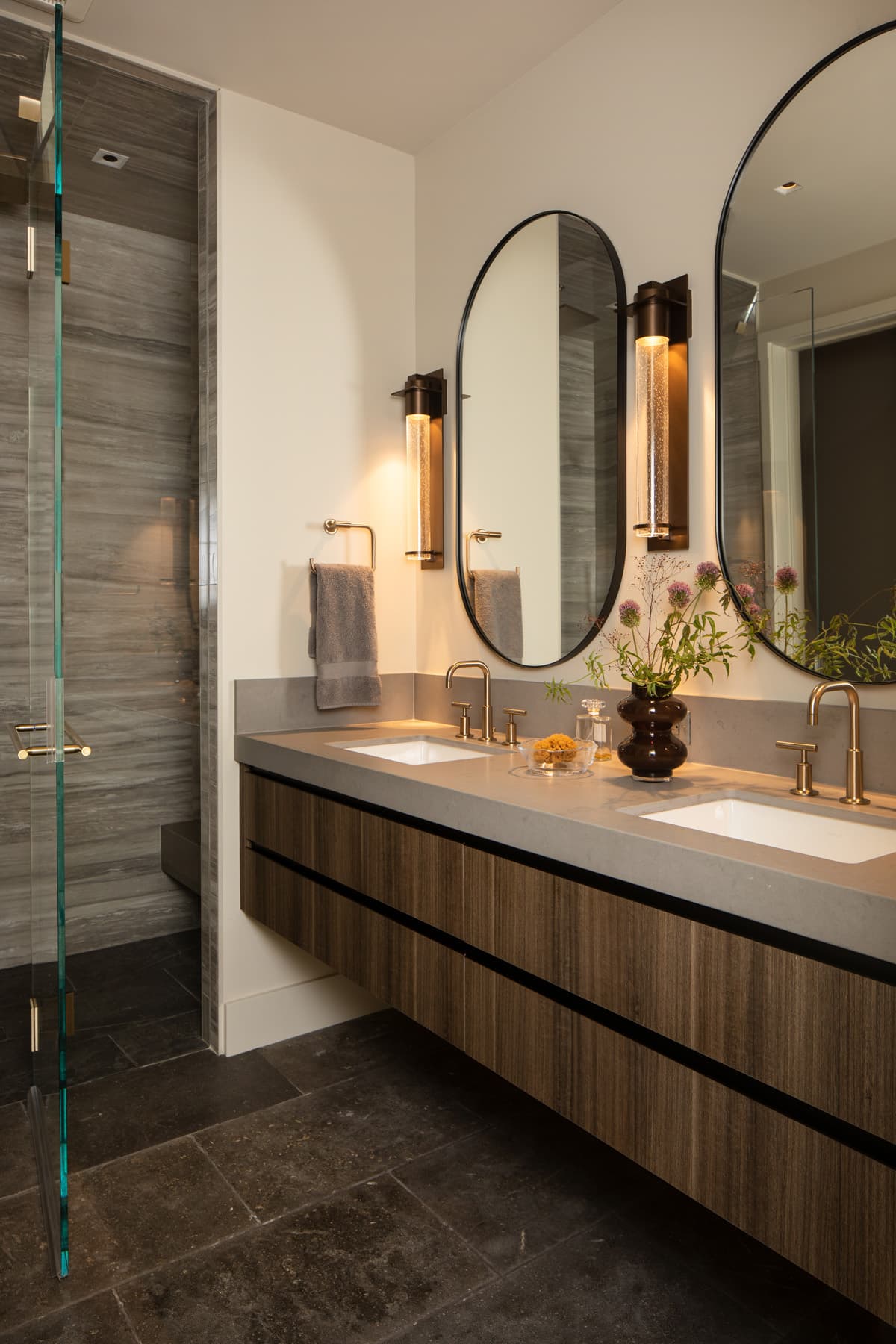 Nida Risto Interior Design in Jackson Hole designed a rustic elegance in the River Bend Project in Snake River Sporting Club in Jackson Wyoming.
