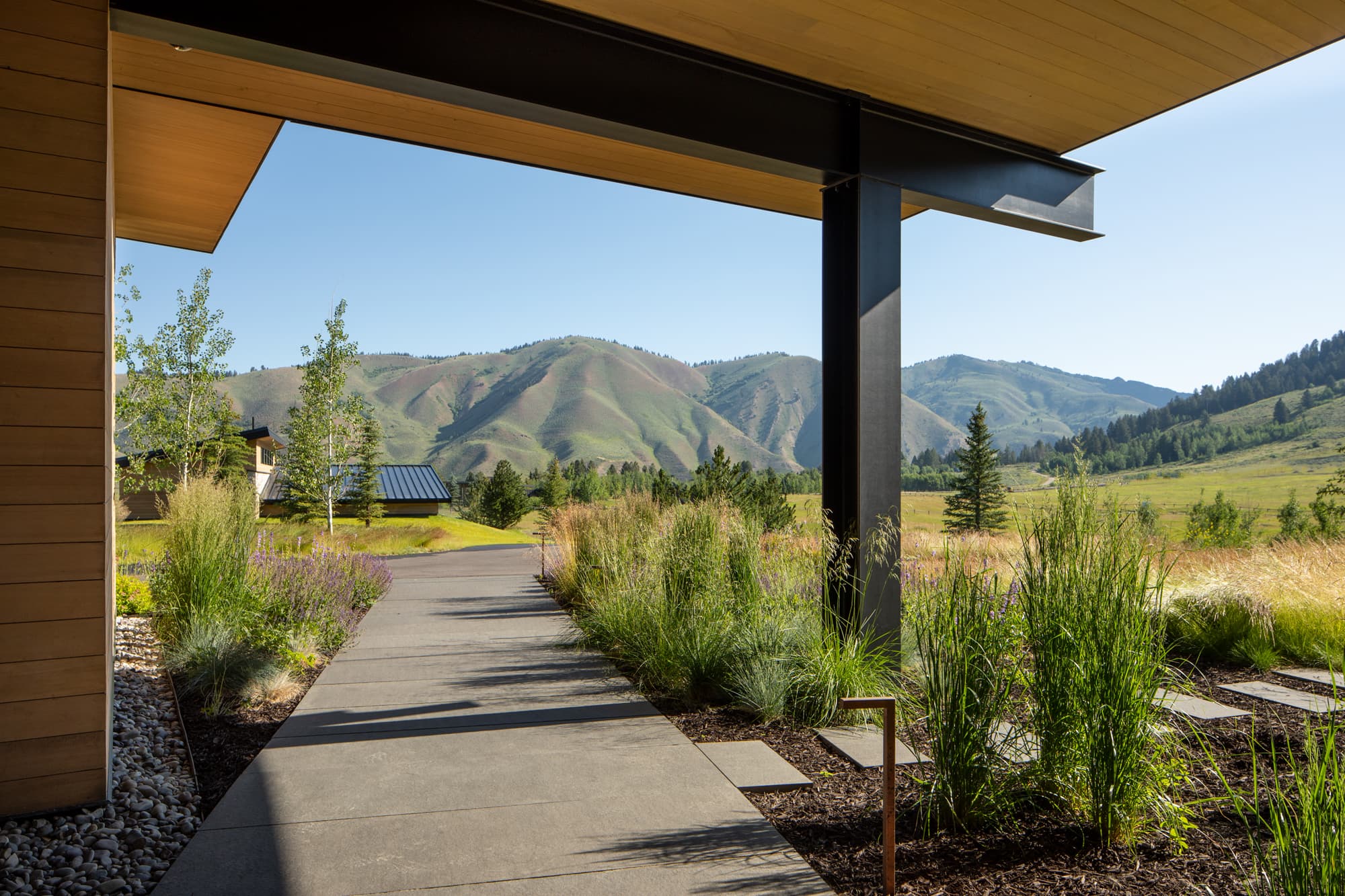 Nida Risto Interior Design in Jackson Hole designed a rustic elegance in the River Bend Project in Snake River Sporting Club in Jackson Wyoming.