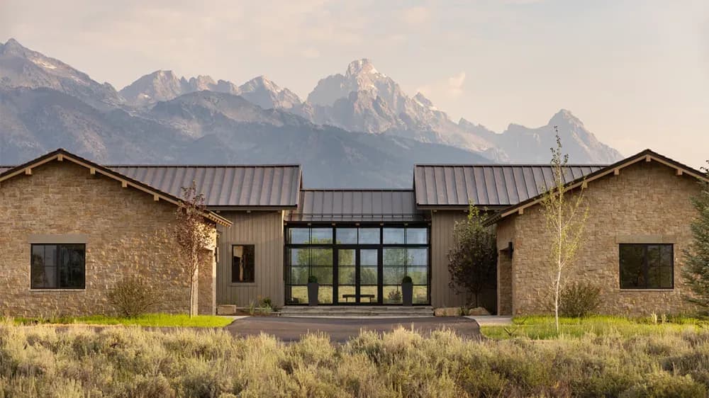 Robb Report: Starfall Estate Wyoming